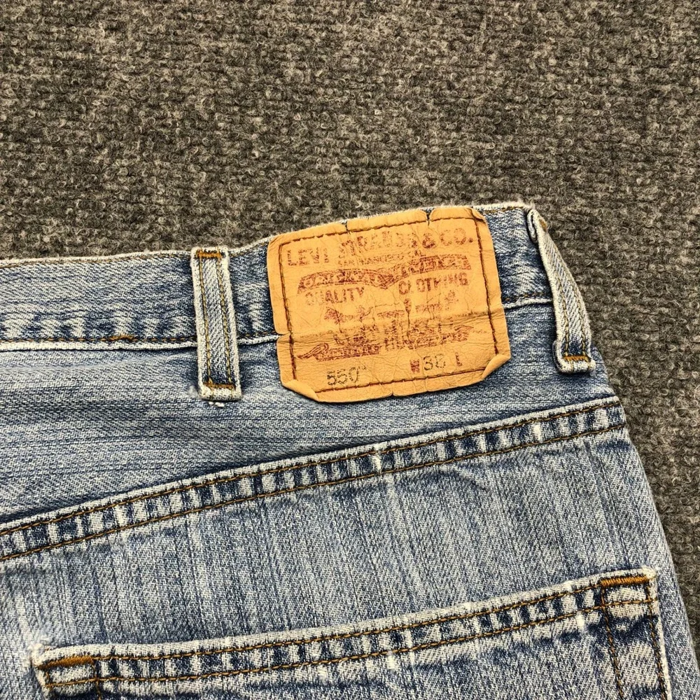 Baggy Levis 550 Denim Shorts Mens 38 Light Wash Blue Cotton Jean Shorts